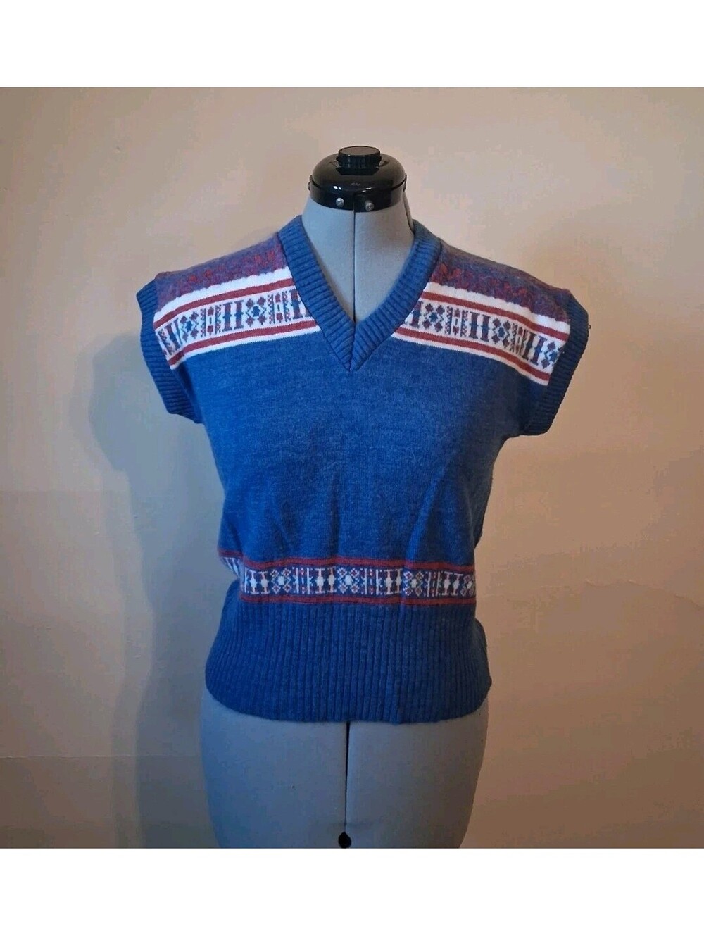 Vintage 1970s Sweater Vest, Garland Stretchy Cap Sleeve V Neck Pullover Retro